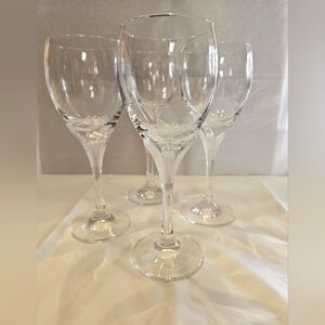 Set of 4 Schott Zwiesel "La Fleur" water goblets.